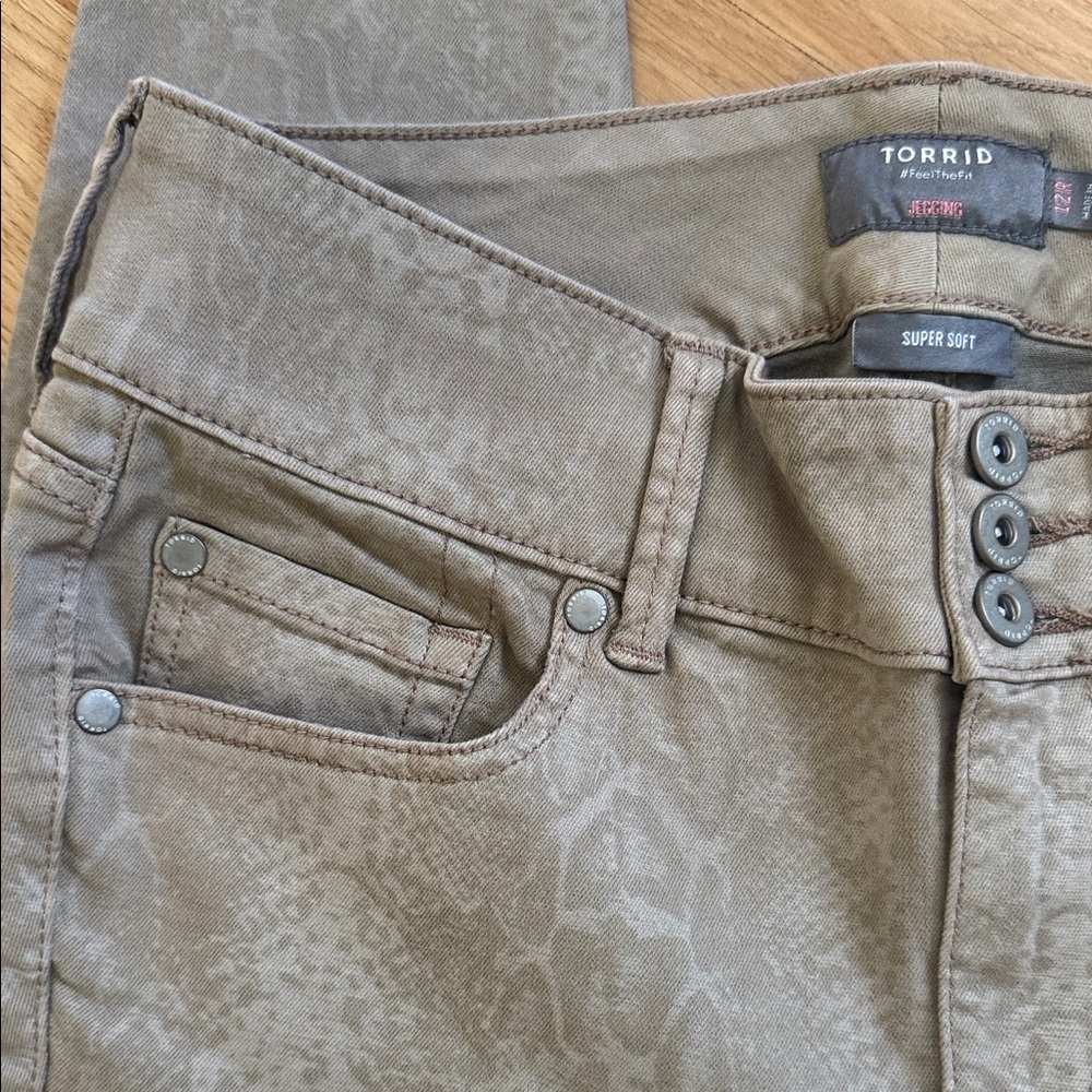 Torrid Jeggings snake print skinny jeans 12R - Picture 3 of 5
